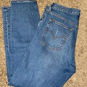 Levi wedgie fit blue jeans size 28